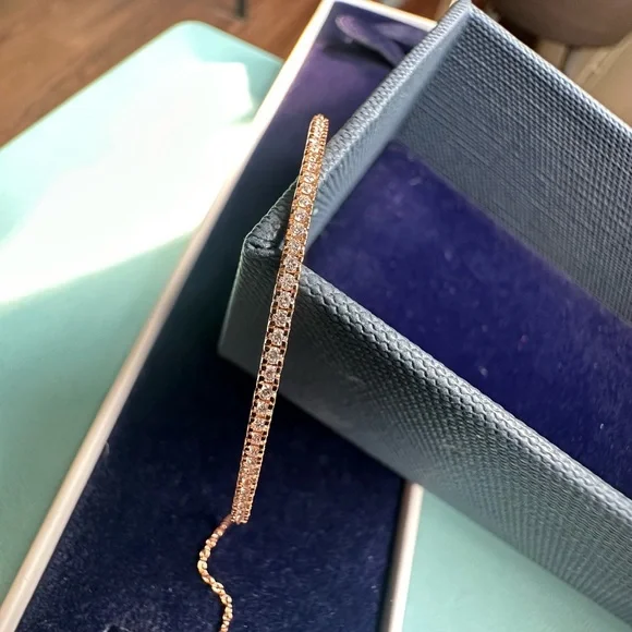 Mini Diamond bar bracelet in 14k rose gold